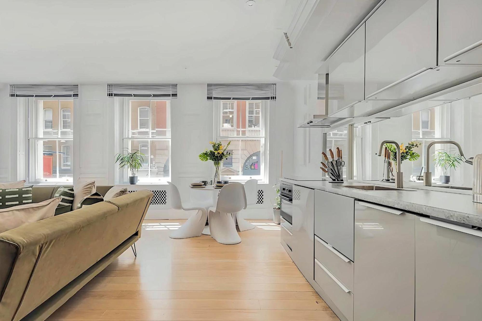 Welcome London - Stay At The Piazza! Екстериор снимка